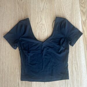 Lululemon t-shirt